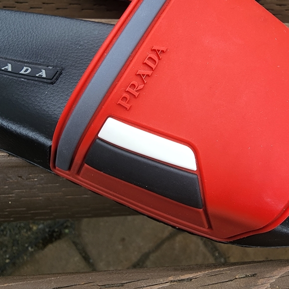 Prada Slides Men's Size 7 US 8 Made in Italy 🇮🇹 Near NEW condition! - Picture 3 of 9